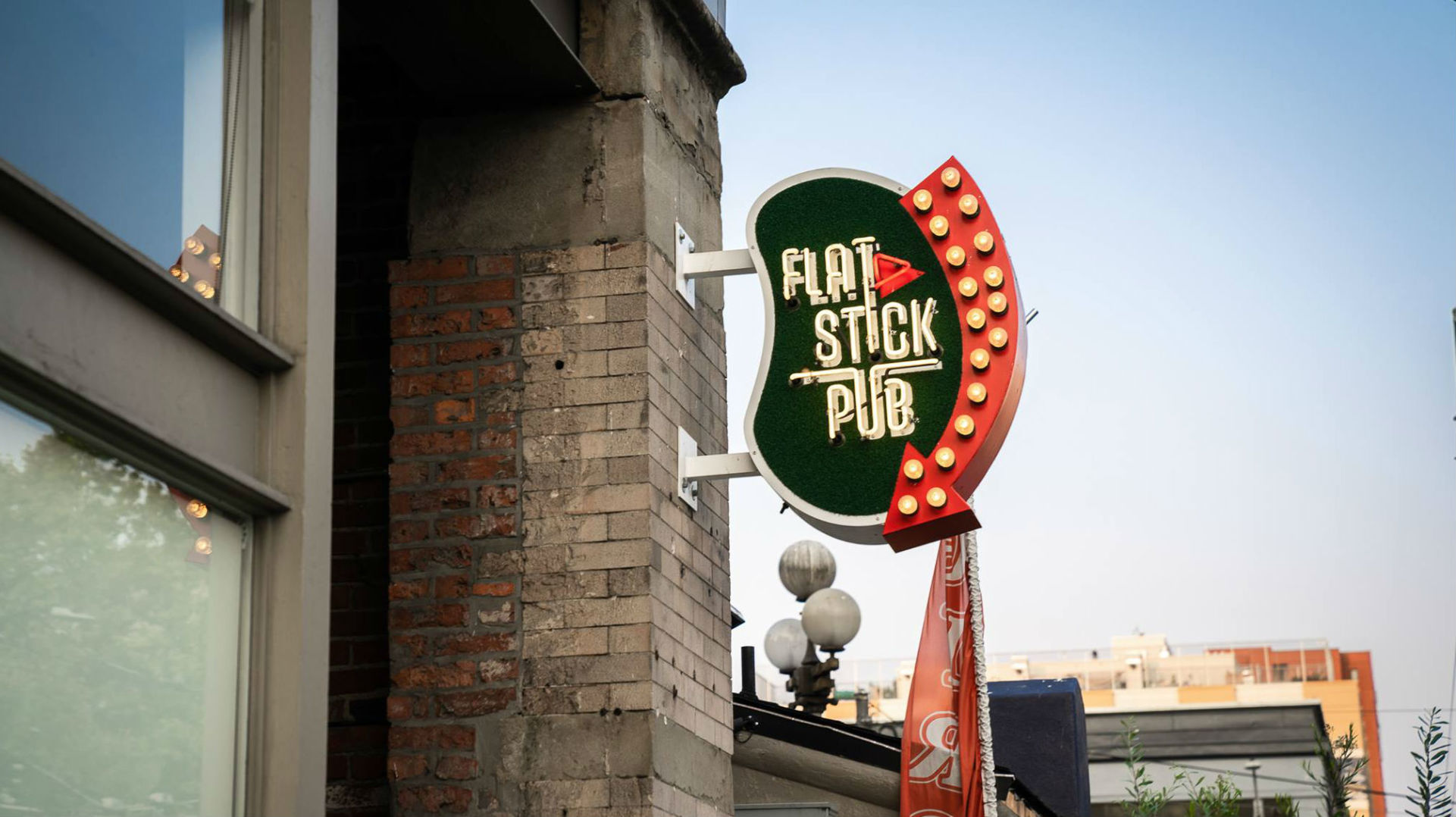 Flat Stick Pub